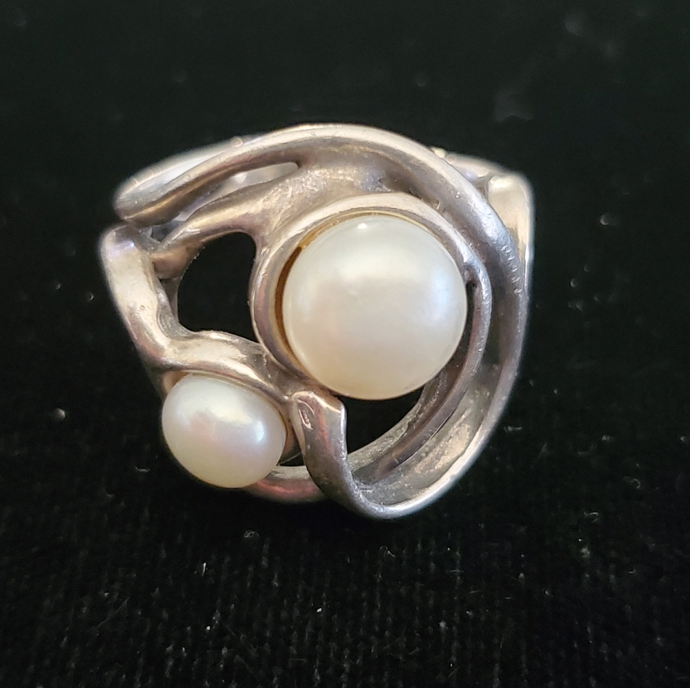 Sterling Mod Swirly Pearl Ring Size 6